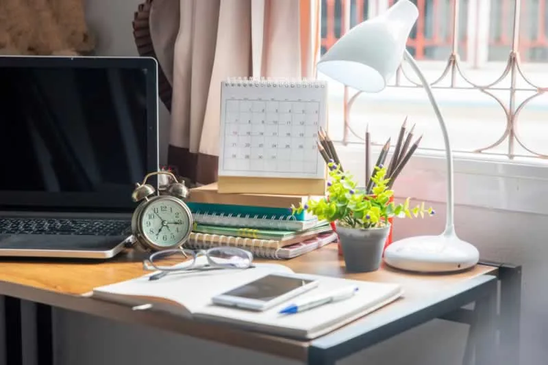 10 Tips On How To Organize A Place For Productive Study