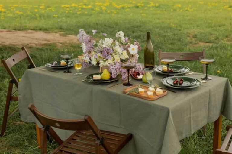 6 Ideas On How To Decorate Your Outdoor Dining Area