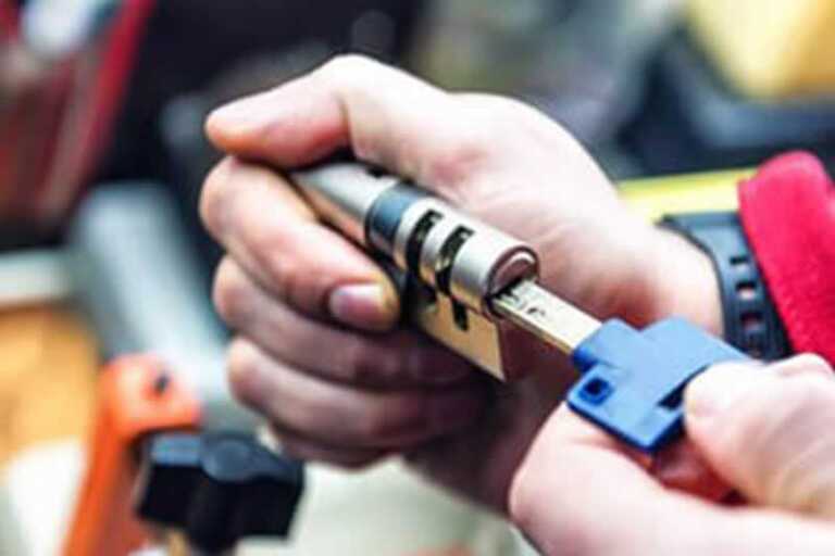 Rekey Deadbolt - Eddie and Sons Locksmith