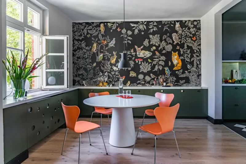 Best tips on how to clean peel and stick wallpaper