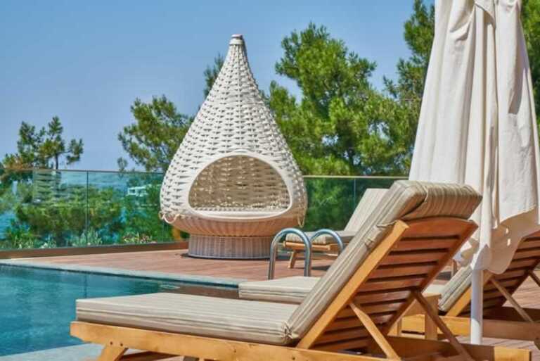 Pro Tips for Cleaning Your Pool Deck