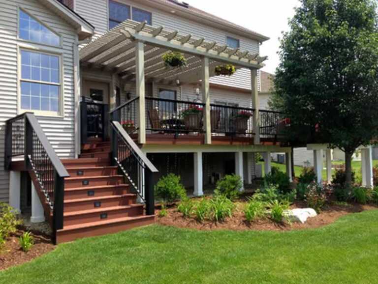 Tips For Landscaping Around a Tall Deck