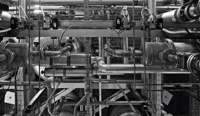 Extruding plastic
