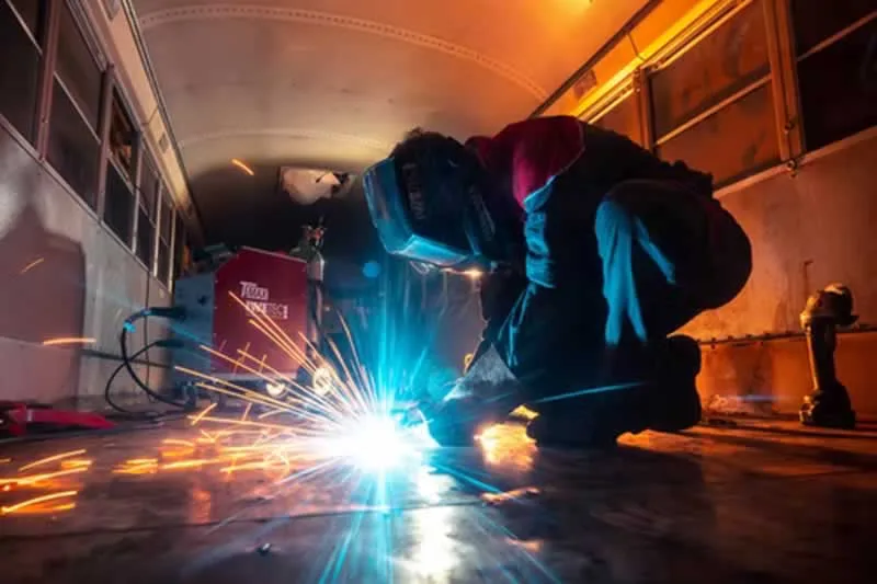 Welding floor panels