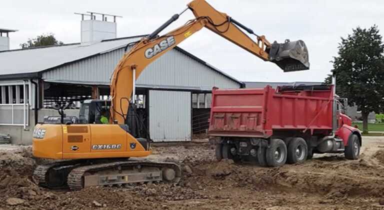 excavation company removing soil excess from the construction site