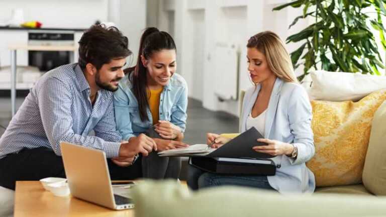 agent with couple