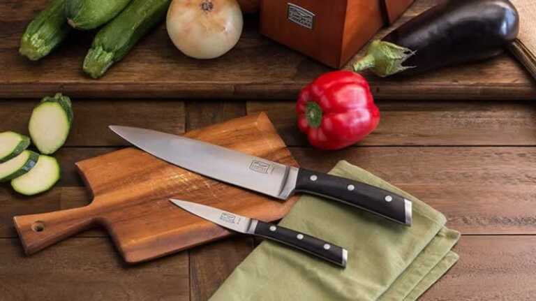 kitchen knives