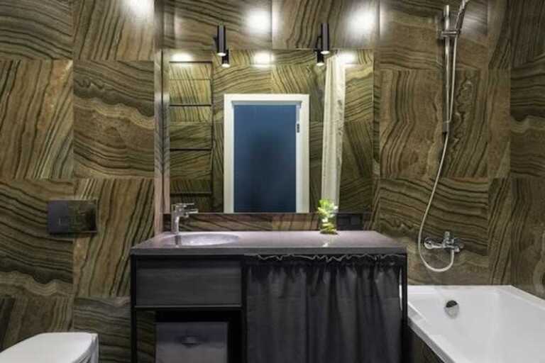 bathroom with bidet