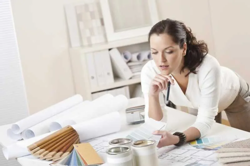 women choosing home color
