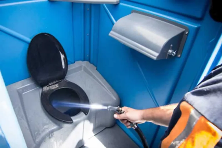cleaning porta potty