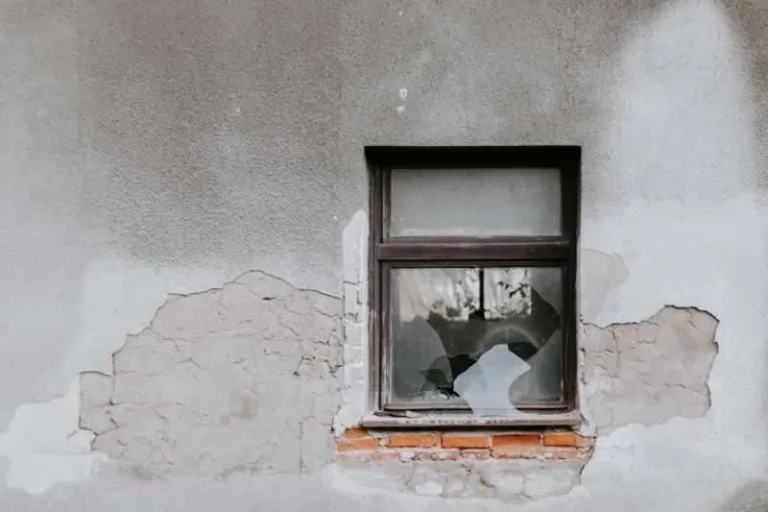 wall cracks