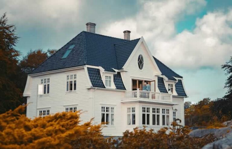 colonial roof