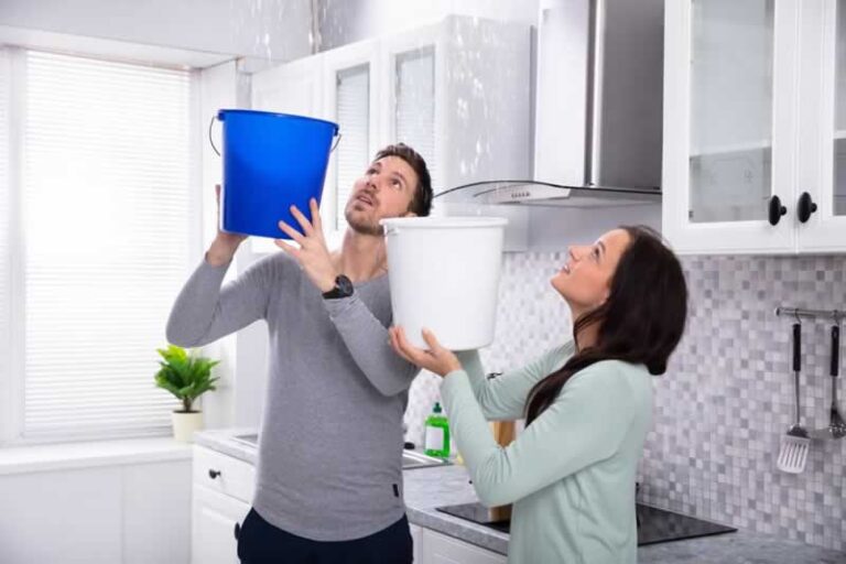 couple collecting water