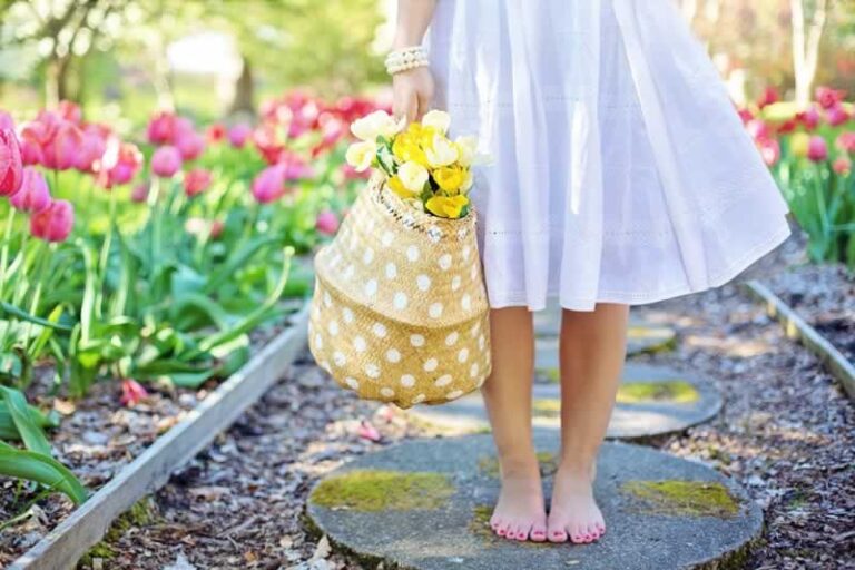 girl with flowers
