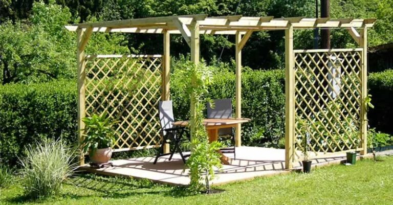 wooden trellis