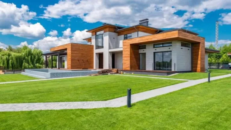 modern home with amazing curb appeal