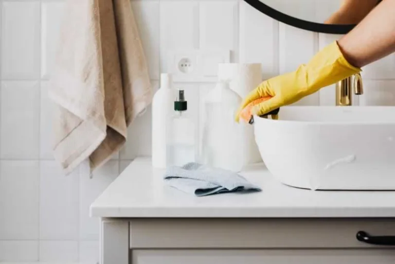 cleaning the sink