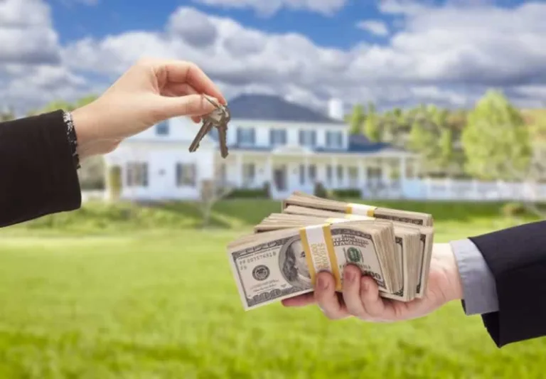 handing cash for house