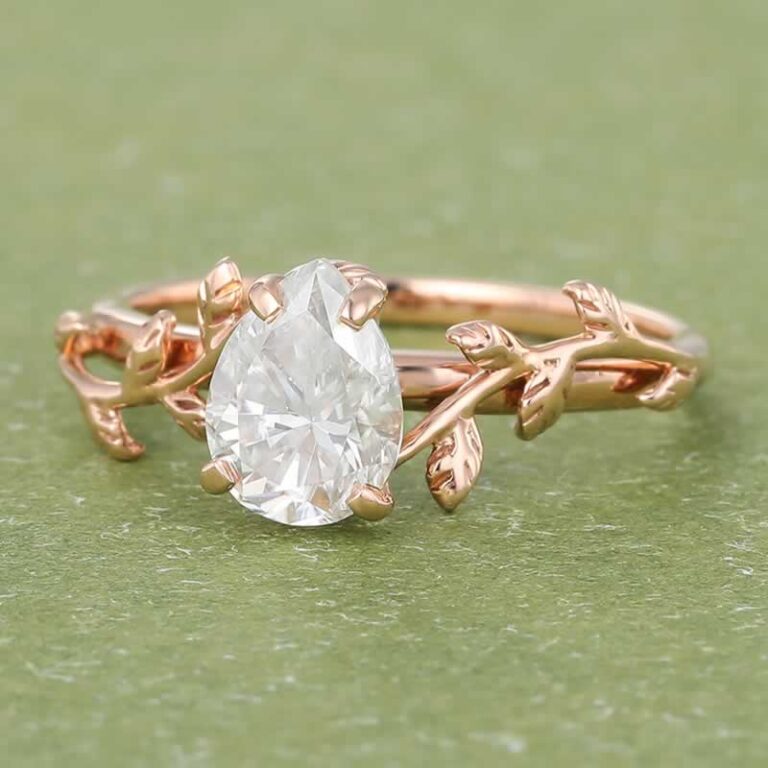 gold wedding ring with leafs