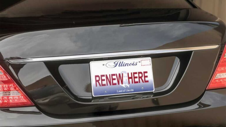 car with Illinois license plates