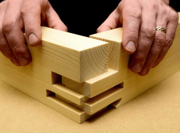 joining two pieces of wood with woodworking joint
