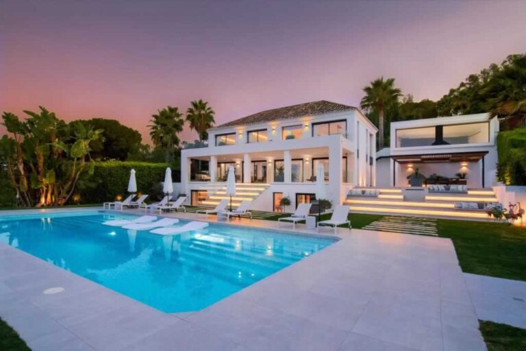 luxury villa with pool in Marbella