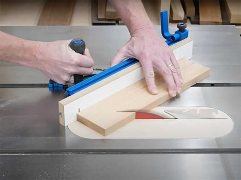 cutting miter joint with table saw