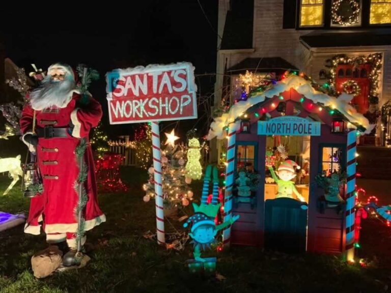 Santas' workshop display with DIY Christmas lights