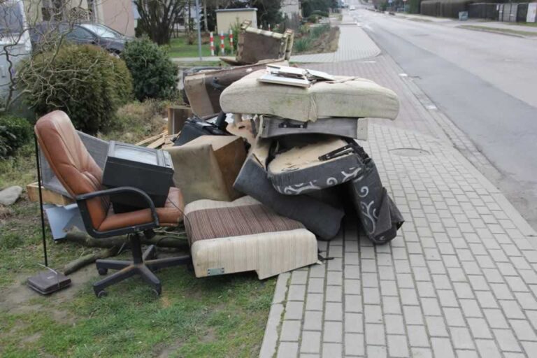 garbage in front of the house