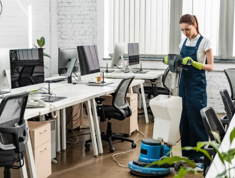 commercial cleaning of floors in the office