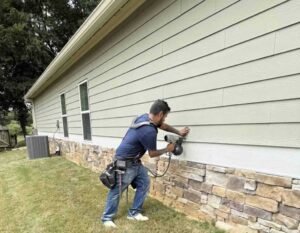 What Homeowners Need To Know About Replacing Siding